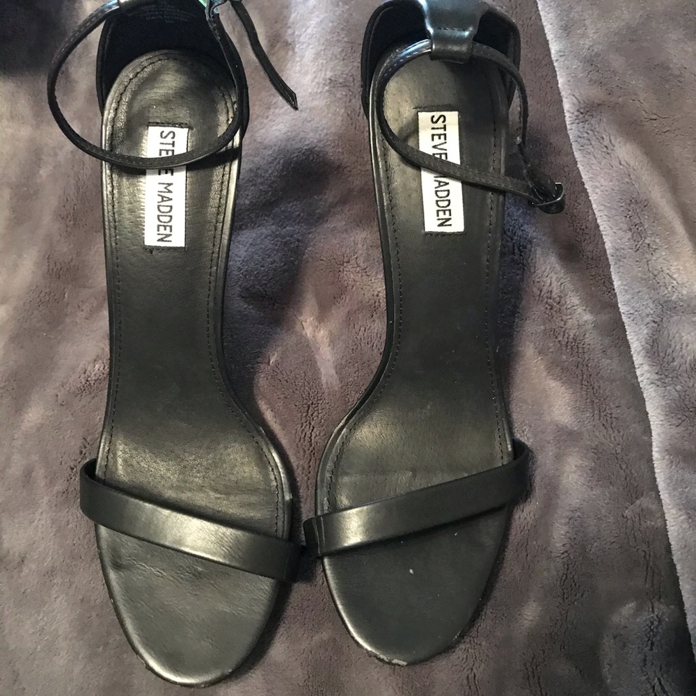 Black Steve Madden sandals